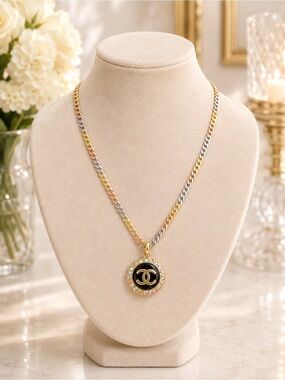 ✨ Tri-Color 750 Italy Flat Curb Chain Necklace
